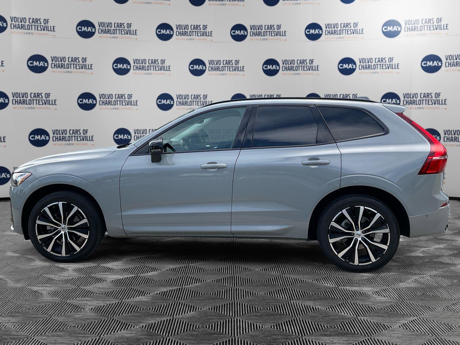 Used 2024 Volvo XC60 B5 Plus w/ Protection Package Premier AWD/4WD image 2