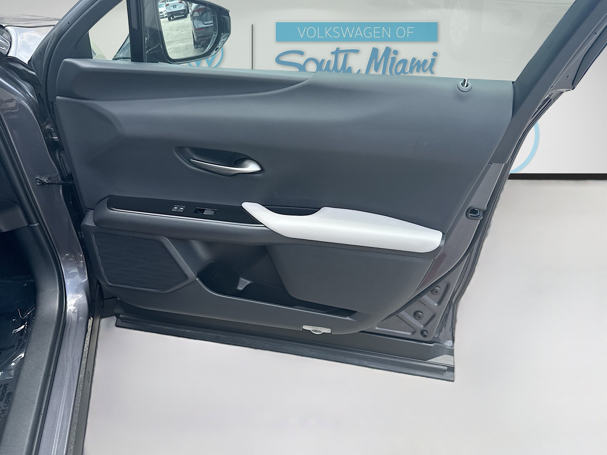 Used 2023 Lexus UX 250h FWD w/ Accessory Package (Z1) image 33