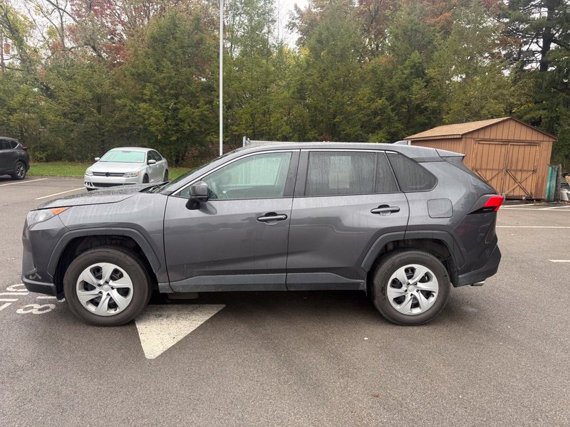Used 2022 Toyota RAV4 LE FWD image 14