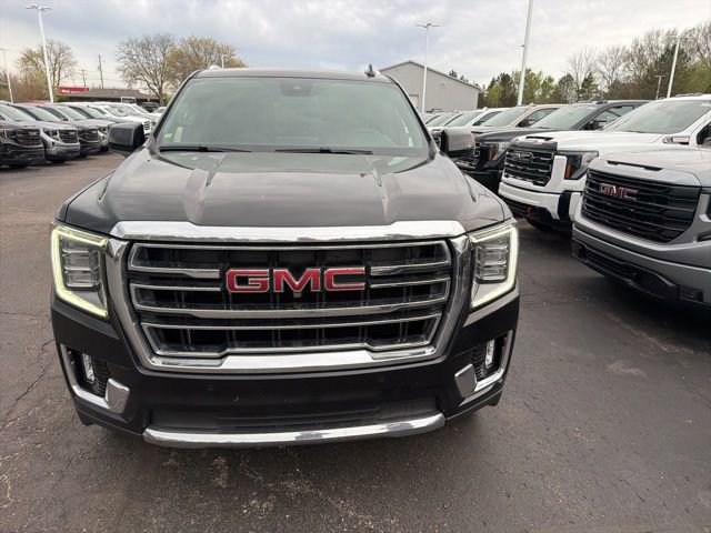 Used 2024 GMC Yukon SLT w/ SLT Luxury Package AWD/4WD image 3