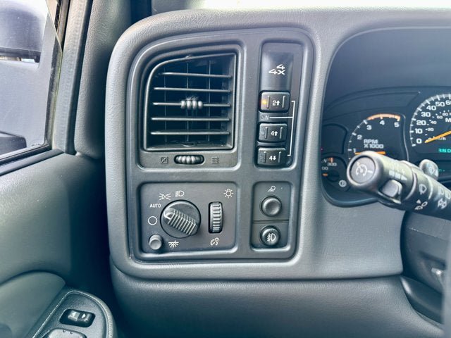 Used 2004 GMC Sierra 2500 SLT w/ Heavy-Duty Power Package AWD/4WD image 21
