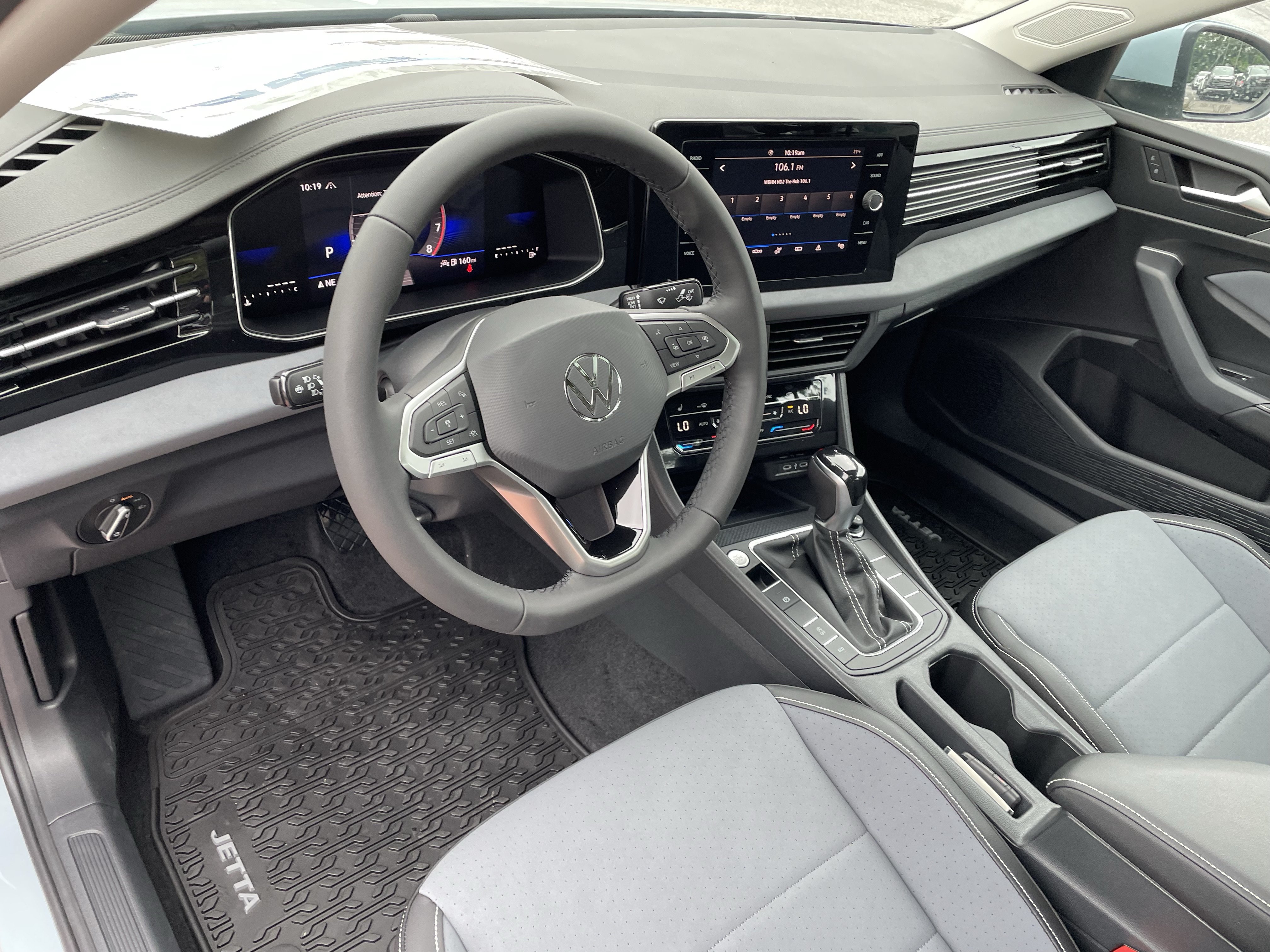 New 2026 Volkswagen Jetta SE FWD image 16