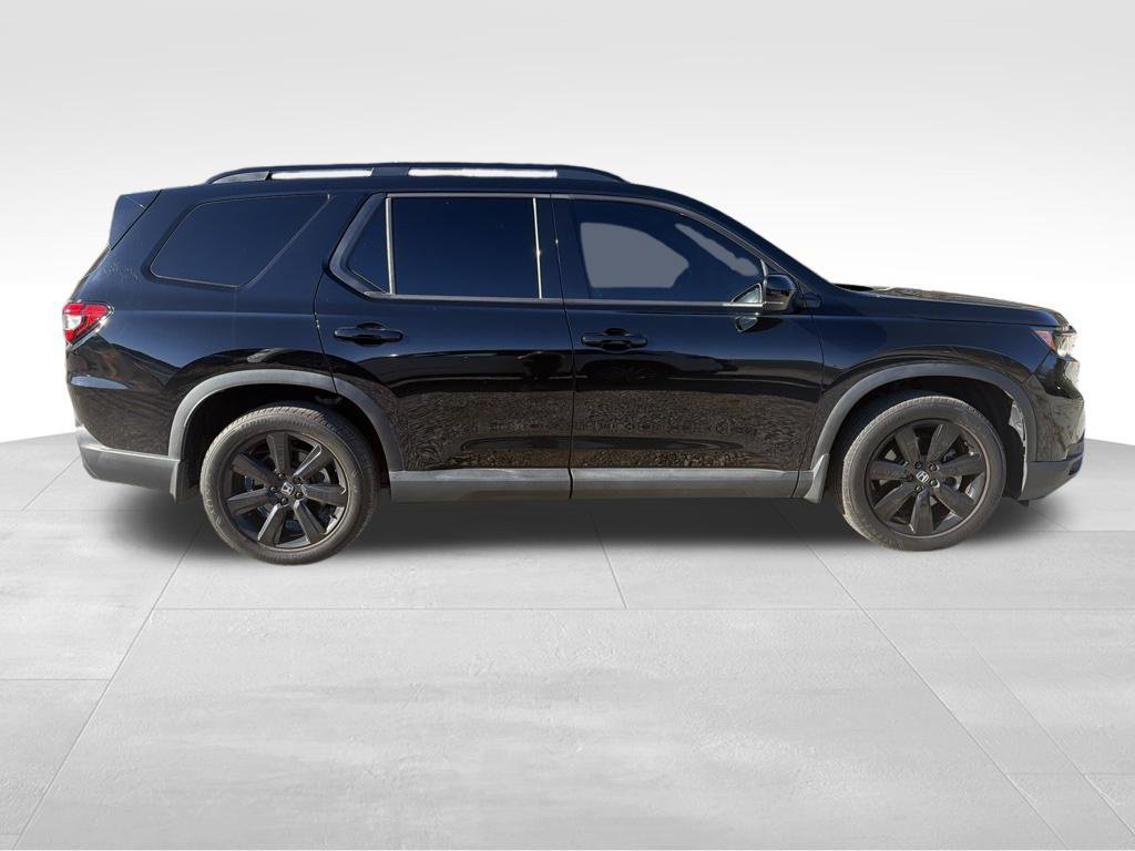 Used 2025 Honda Pilot Black Edition image 14