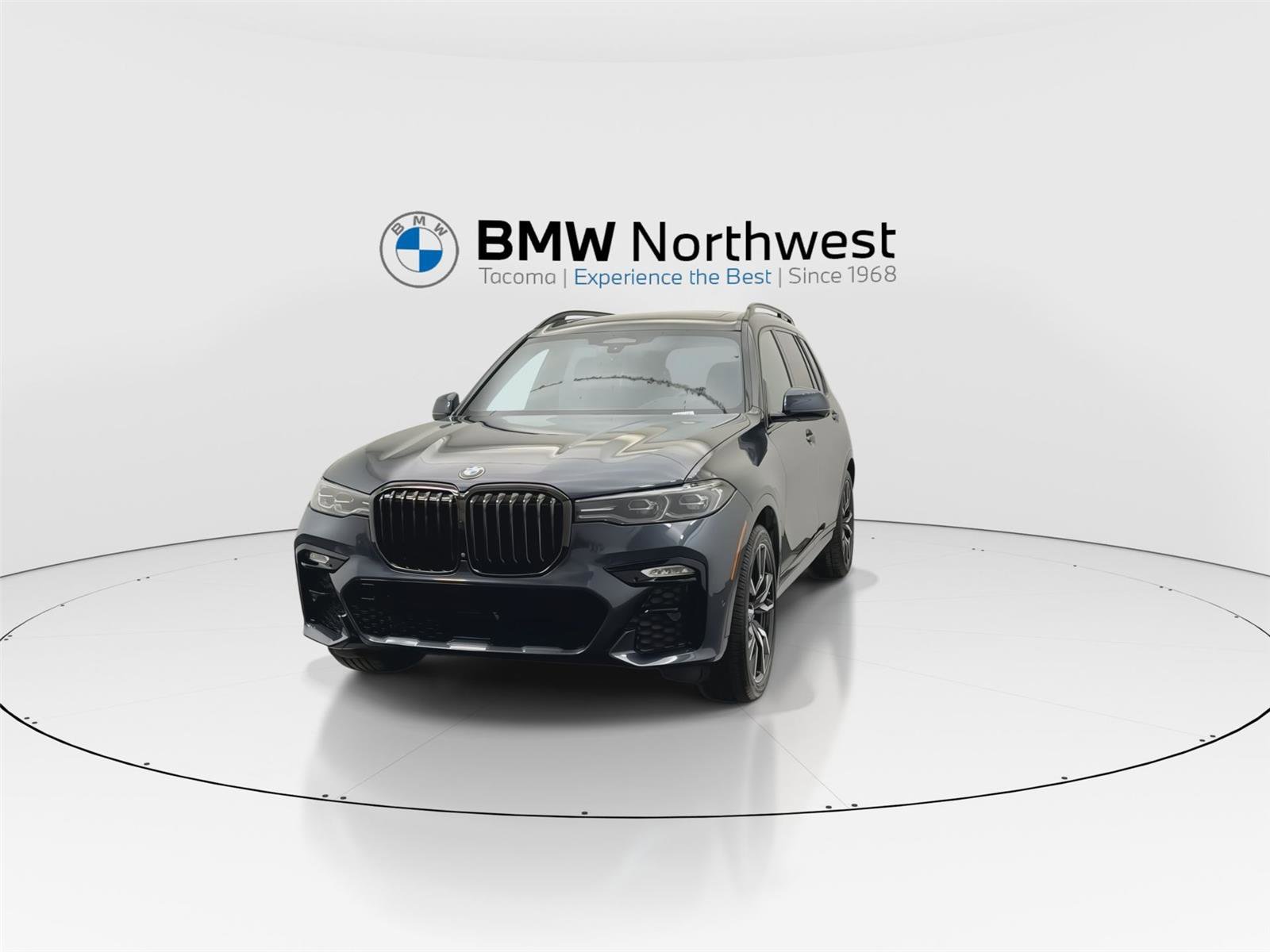 Used 2022 BMW X7 xDrive40i w/ M Sport Package AWD/4WD image 8
