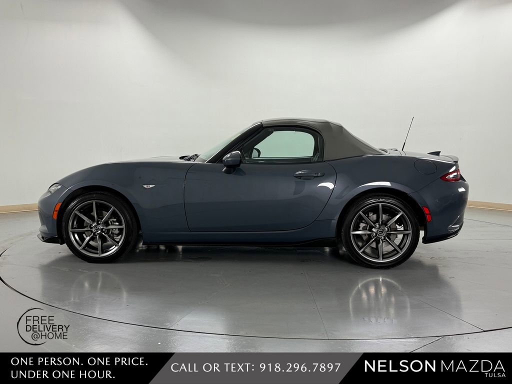 Used 2020 MAZDA MX-5 Miata Grand Touring w/ Appearance Package RWD image 10