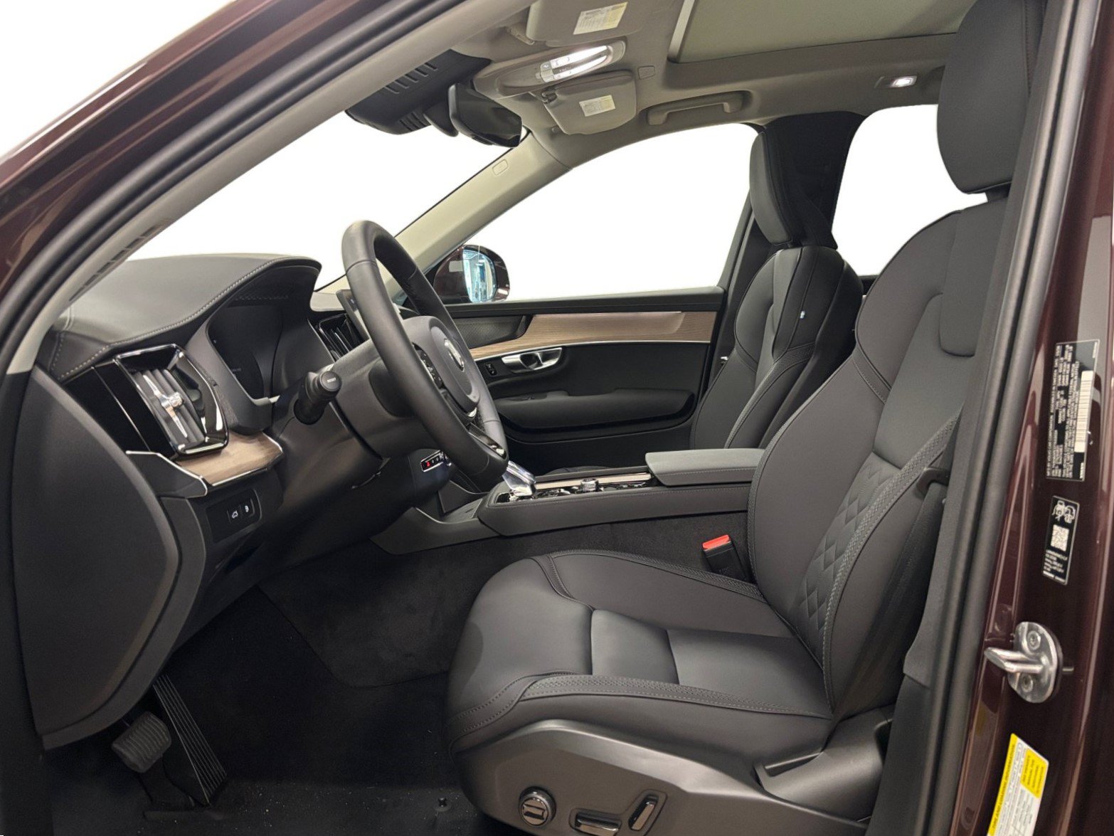 New 2026 Volvo XC90 T8 Plus w/ Protection Package Premier AWD/4WD image 11