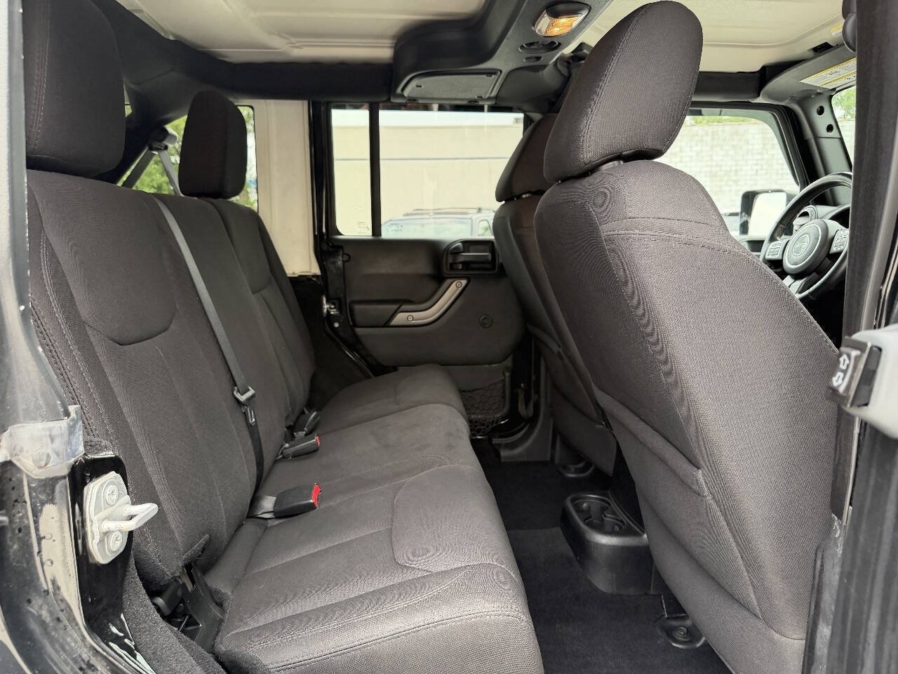 Used 2015 Jeep Wrangler Unlimited Sport w/ Connectivity Group AWD/4WD image 10