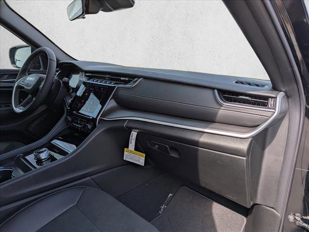 New 2025 Jeep Grand Cherokee Altitude image 27