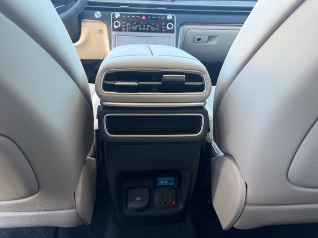 Certified 2025 Genesis GV80 2.5T Advanced AWD/4WD image 26