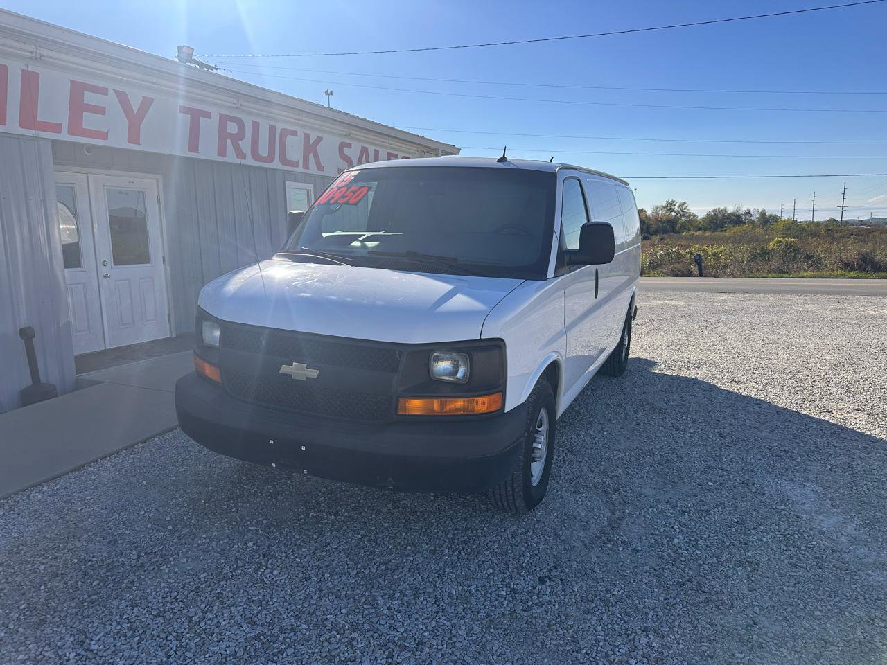 Used 2015 Chevrolet Express 2500 RWD image 3