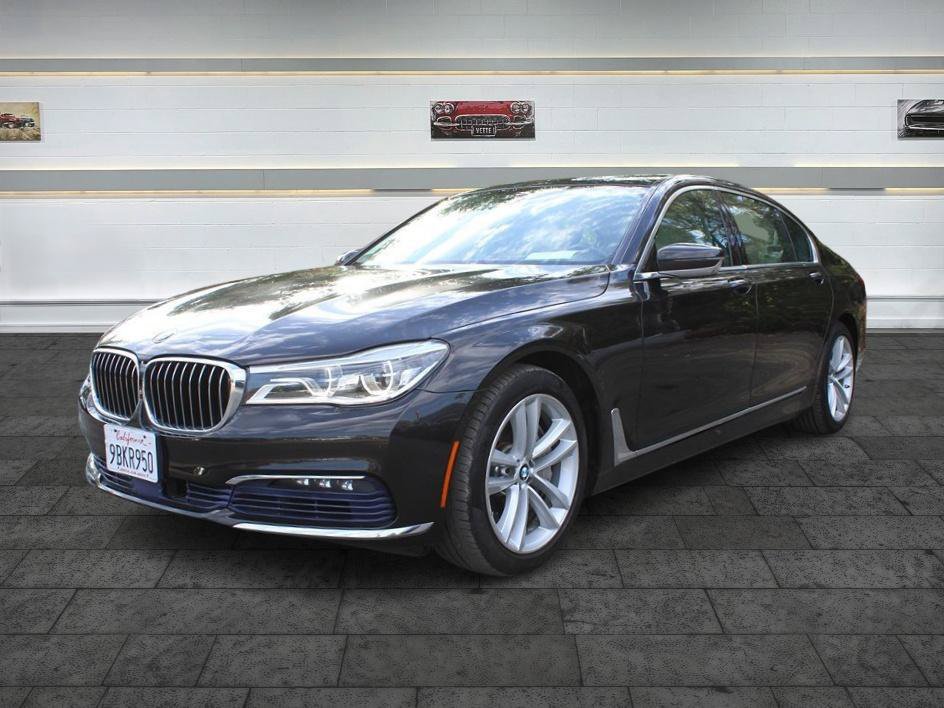 Used 2016 BMW 750i RWD image 3