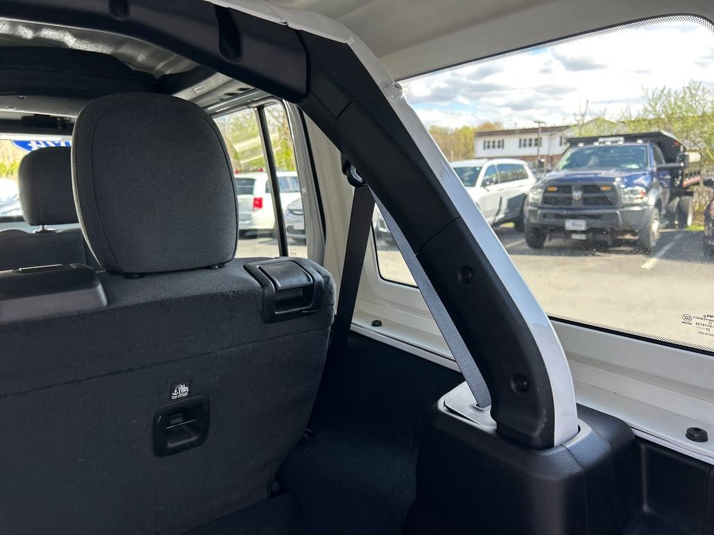 Used 2024 Jeep Wrangler Unlimited Sahara AWD/4WD image 27