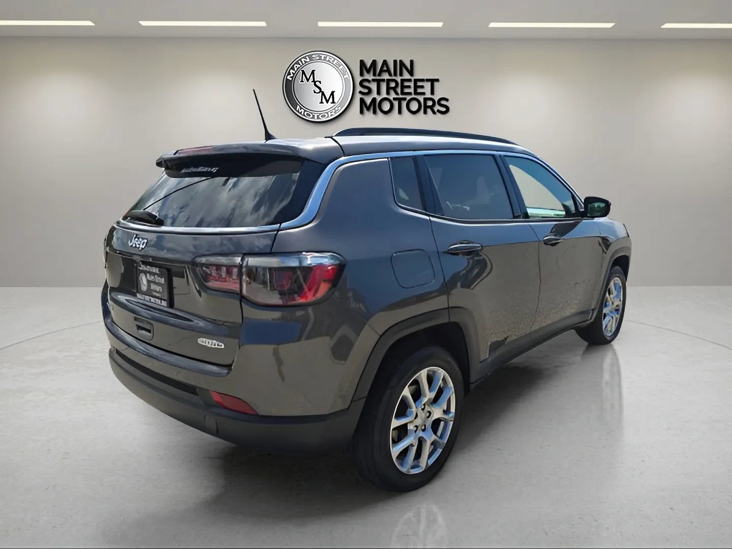 Used 2023 Jeep Compass Latitude AWD/4WD image 5