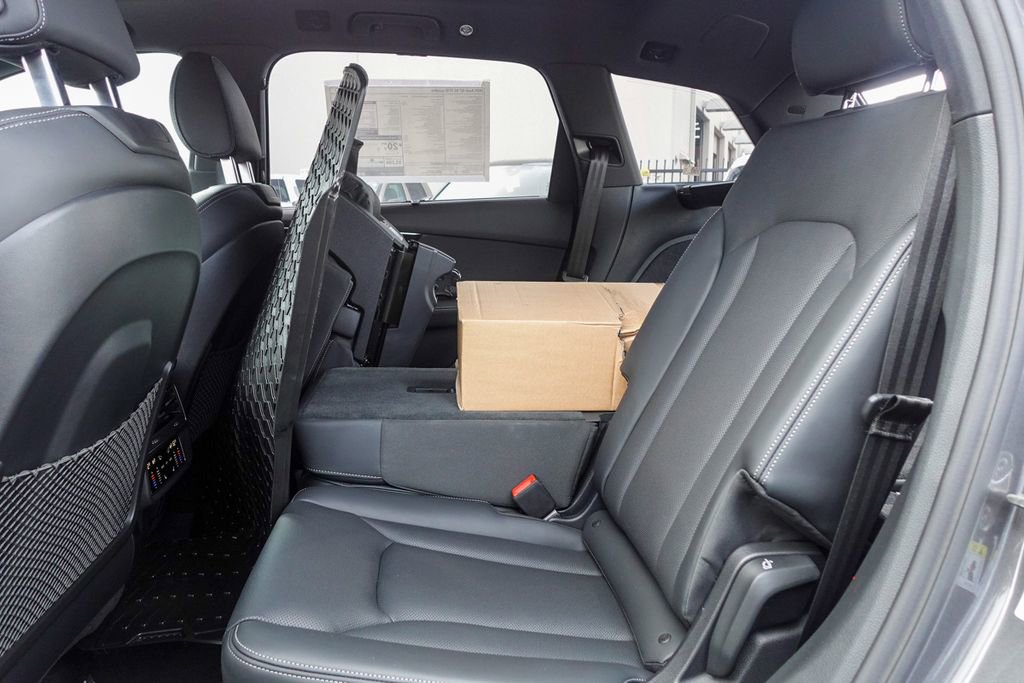 New 2025 Audi Q7 3.0T Prestige image 26