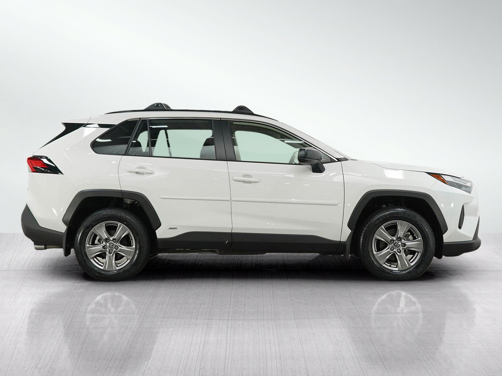 Used 2025 Toyota RAV4 LE AWD/4WD image 6