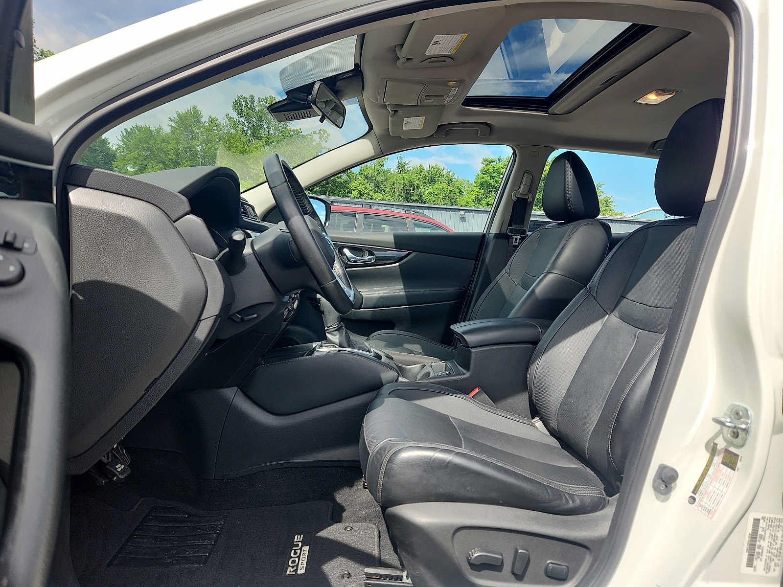 Used 2017 Nissan Rogue Sport SL w/ SL Premium Package AWD/4WD image 13