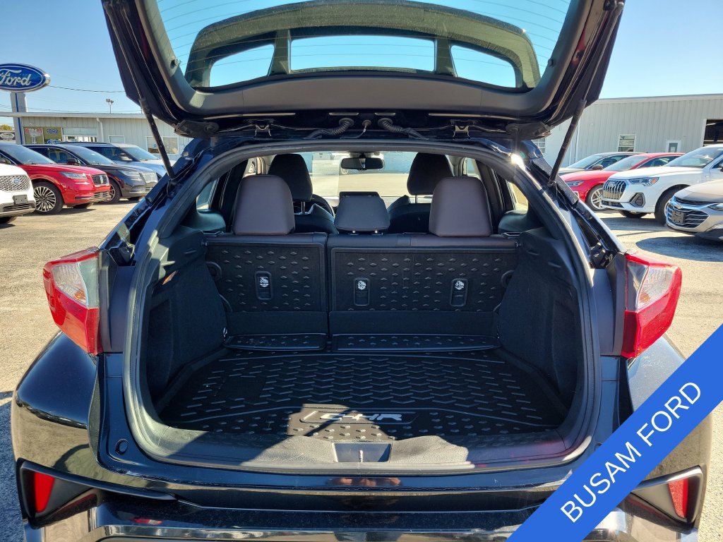 Used 2019 Toyota C-HR Limited FWD image 6