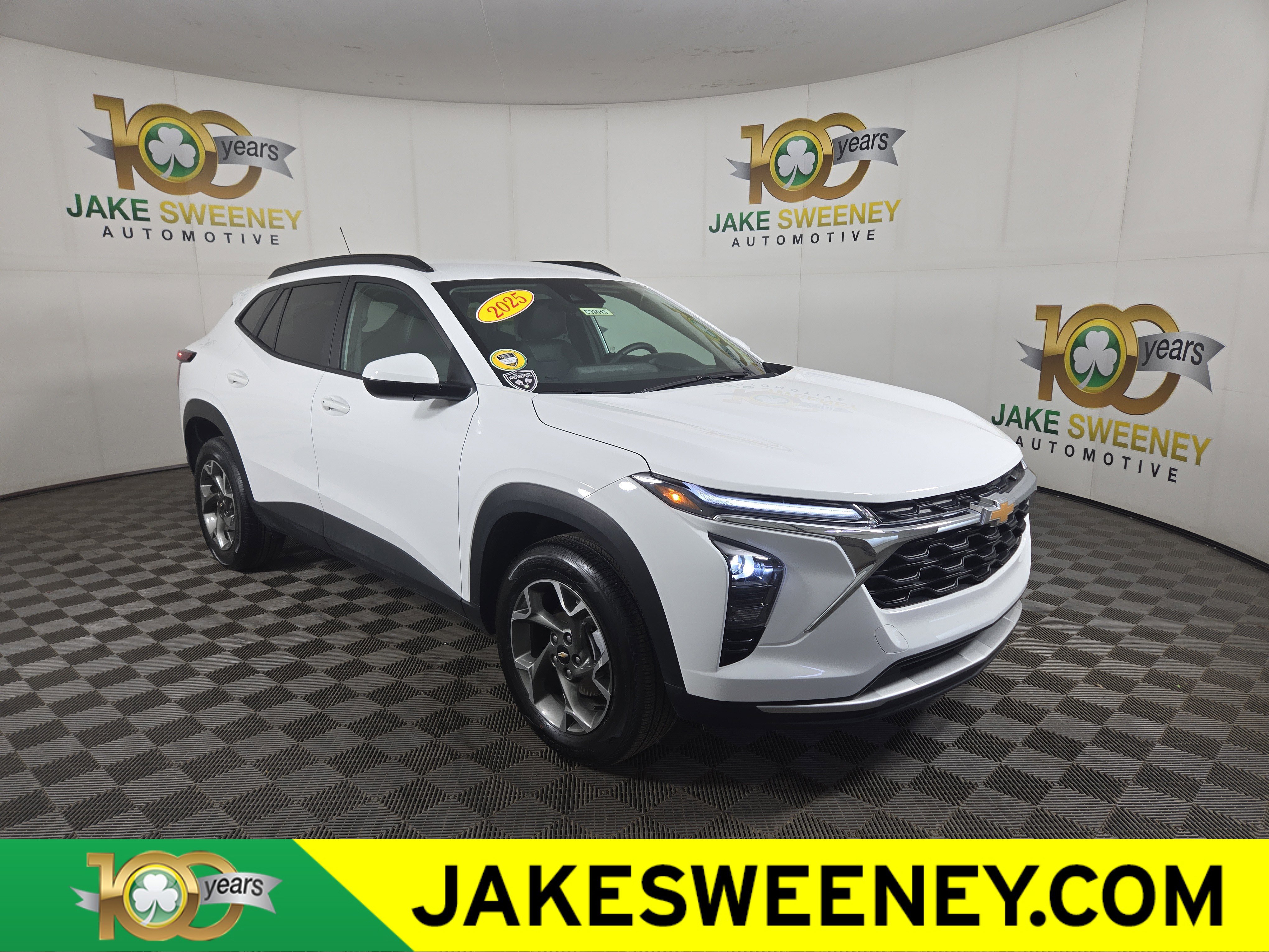 Used 2025 Chevrolet Trax LT w/ LT Convenience Package image 1