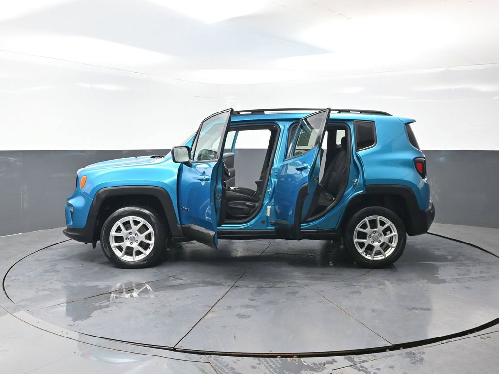 Used 2020 Jeep Renegade Latitude w/ Cold Weather Group AWD/4WD image 57