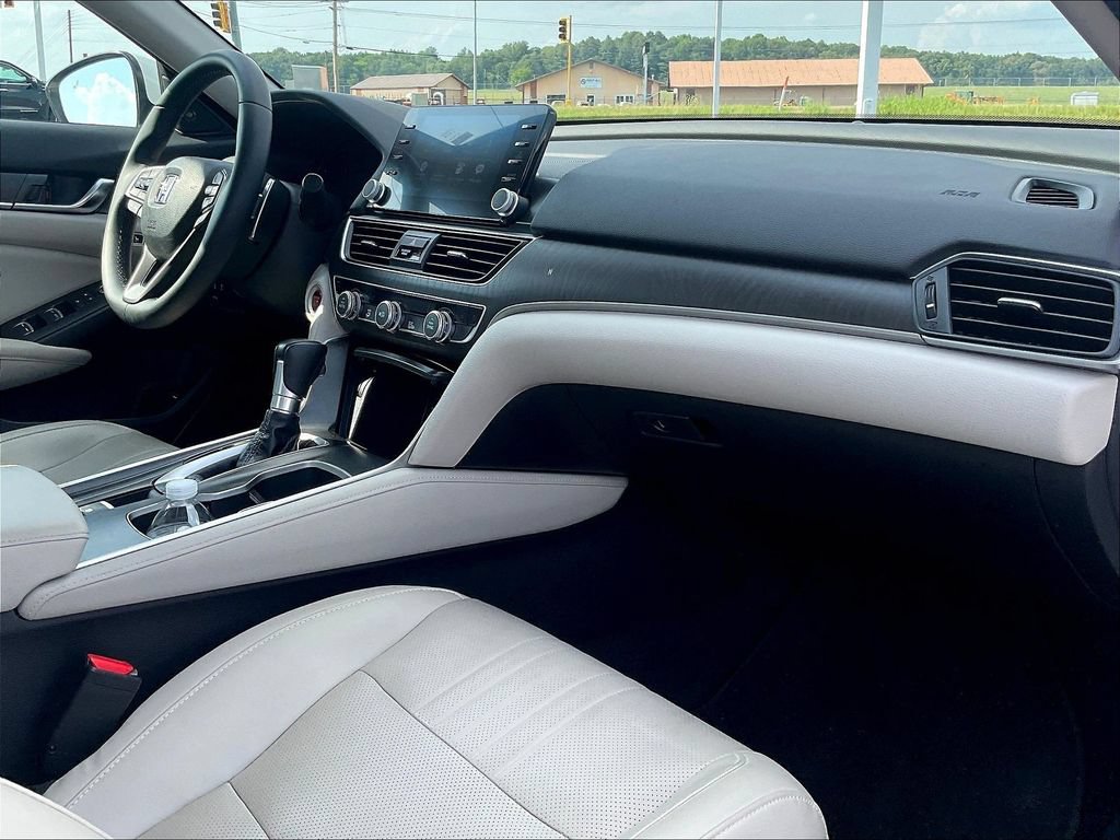 Certified 2018 Honda Accord Touring image 31