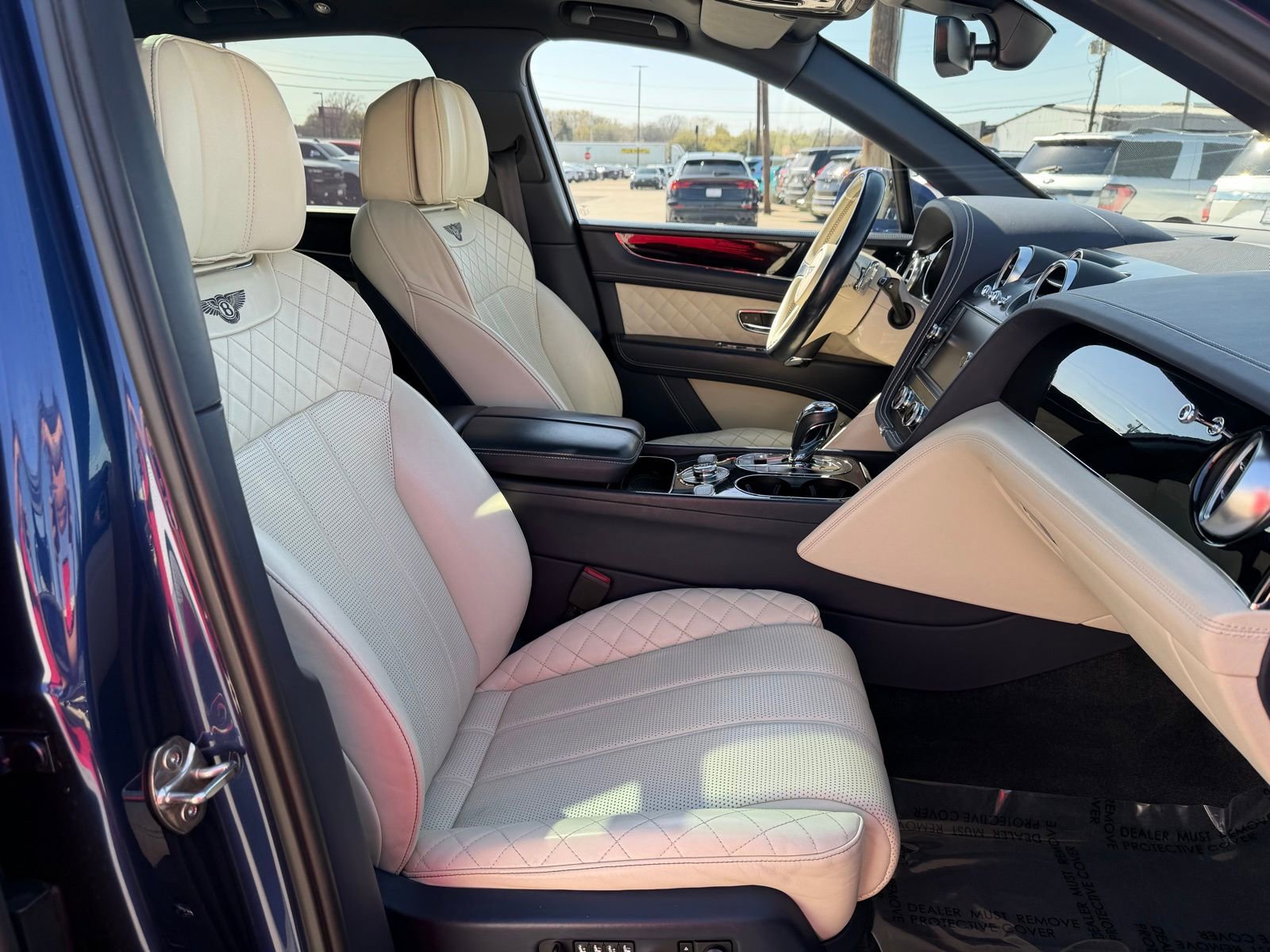 Used 2019 Bentley Bentayga image 23