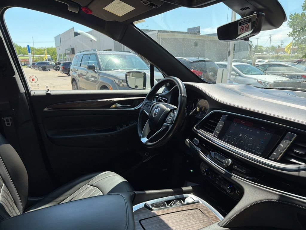 Used 2023 Buick Enclave Avenir w/ Avenir Technology Package AWD/4WD image 16
