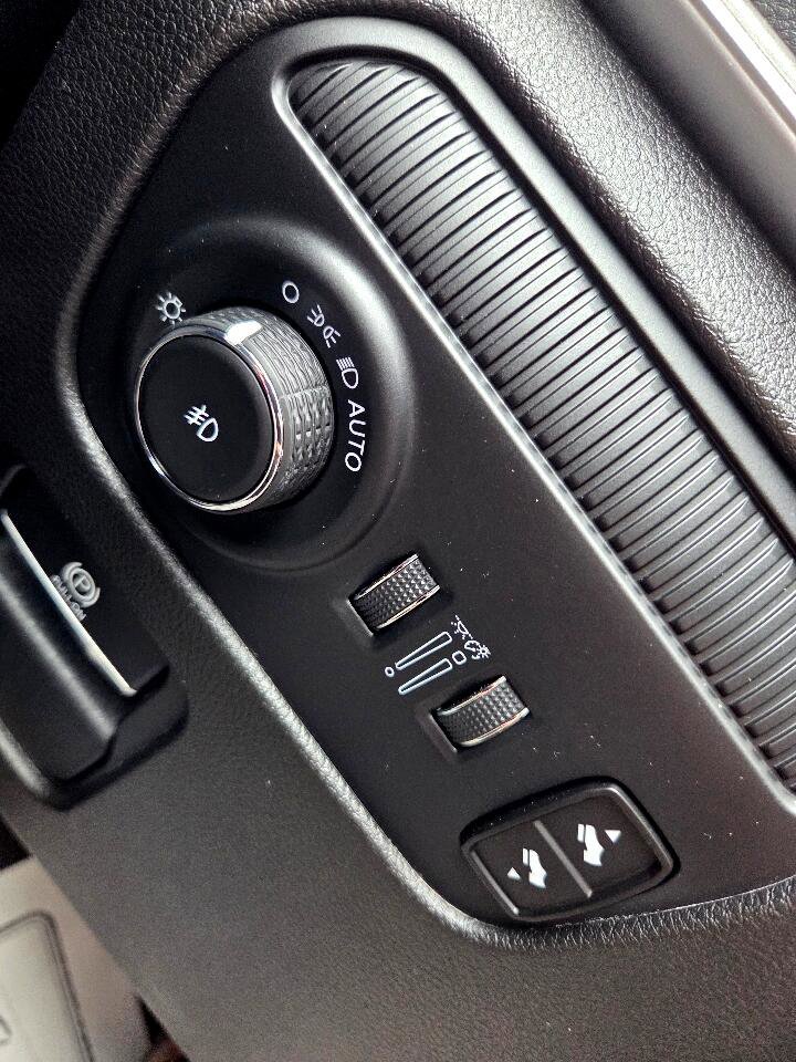 Used 2024 Jeep Wagoneer Series II w/ Flexible Seating Group image 27