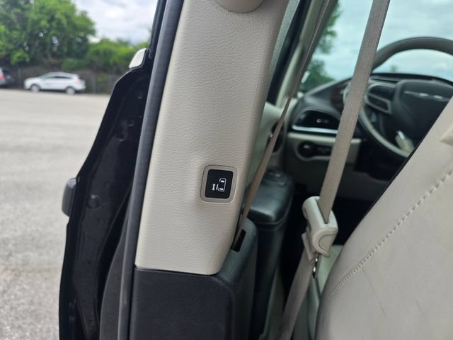 Used 2021 Chrysler Pacifica Limited w/ Premium & Safety Sphere Group AWD/4WD image 14