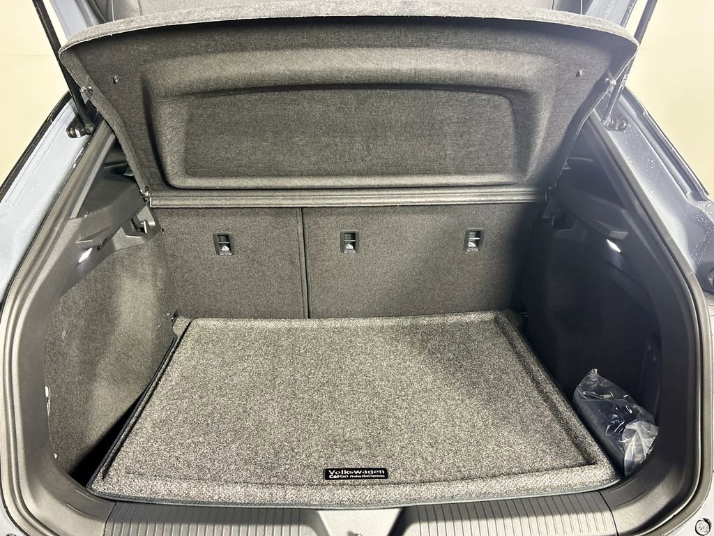 New 2025 Volkswagen ID.4 Pro image 21