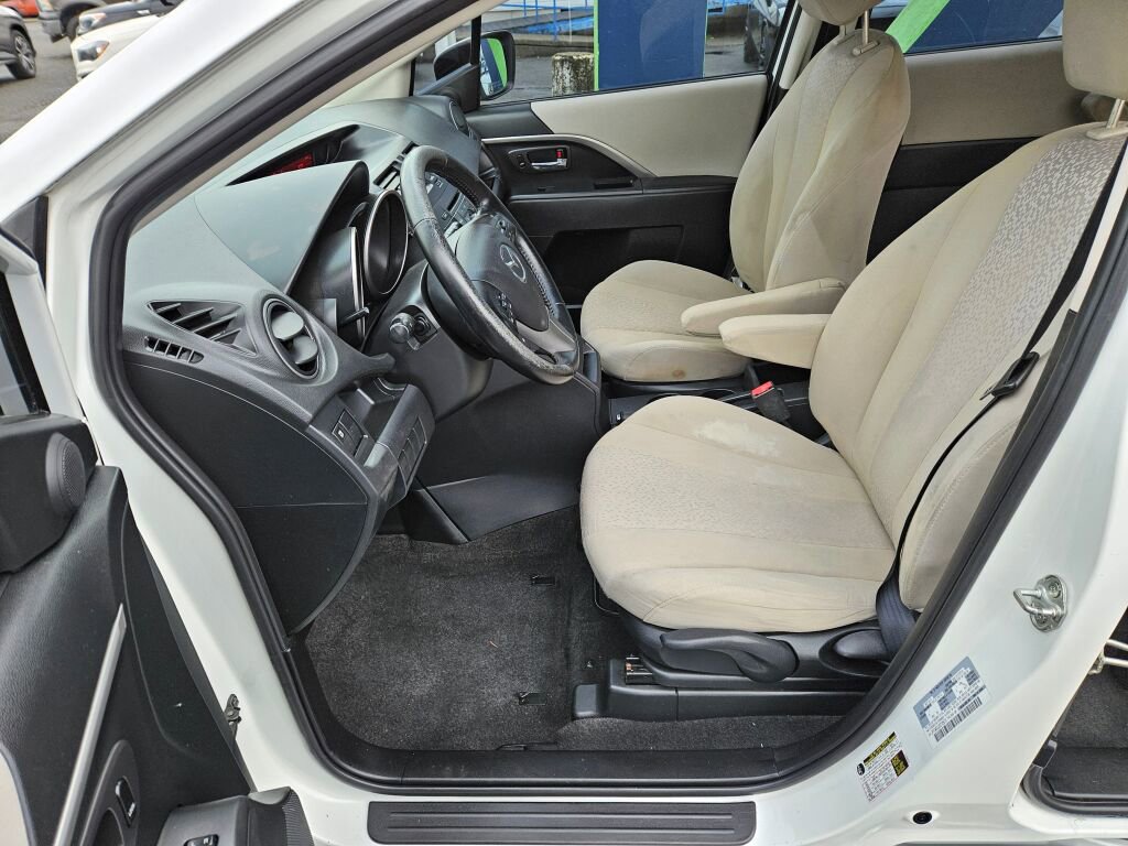 Used 2012 MAZDA MAZDA5 Touring w/ Moonroof & Audio Pkg image 10