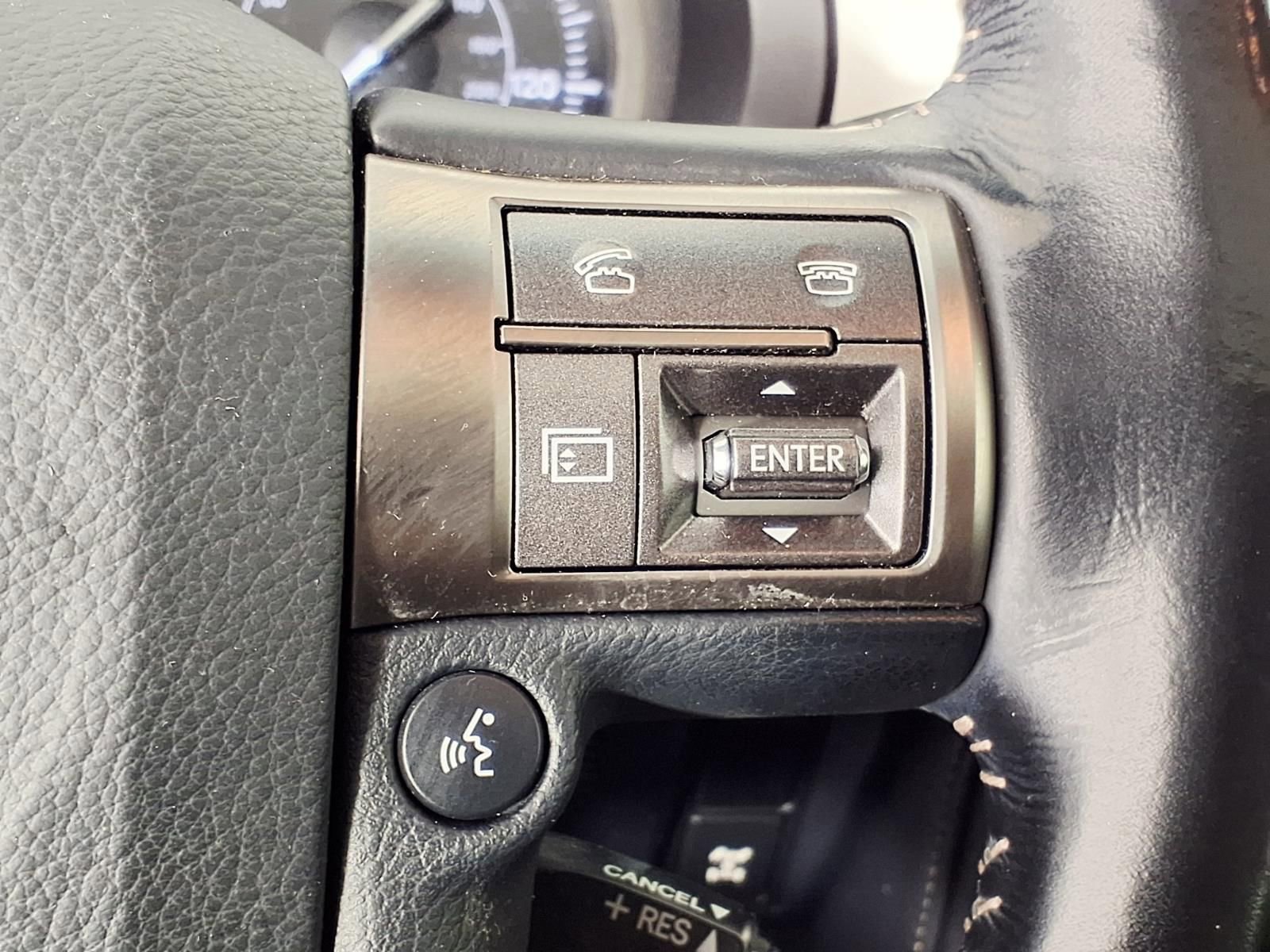 Used 2018 Lexus GX 460 Luxury w/ Preferred Accessory Package image 18