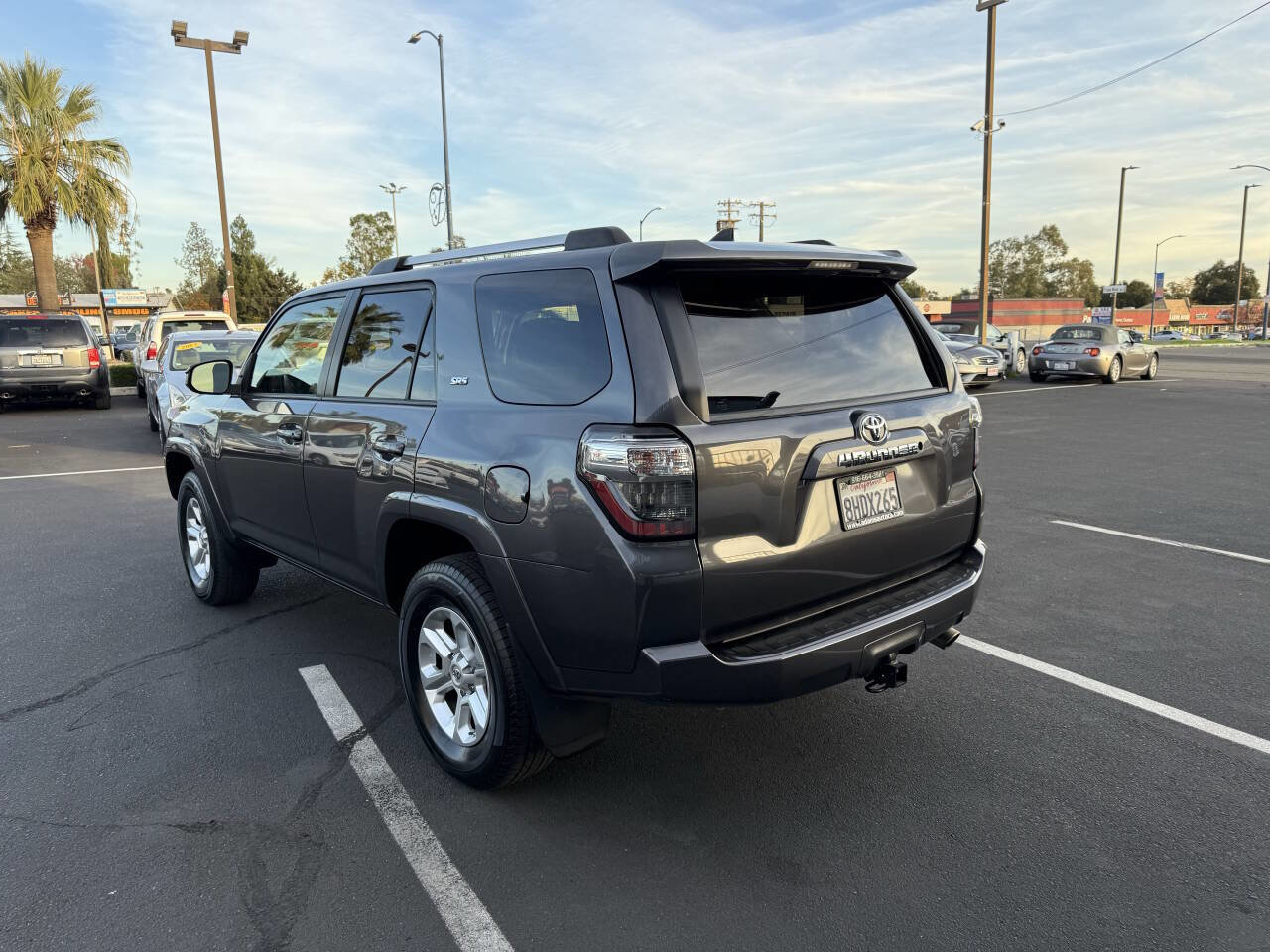 Used 2019 Toyota 4Runner SR5 AWD/4WD image 5
