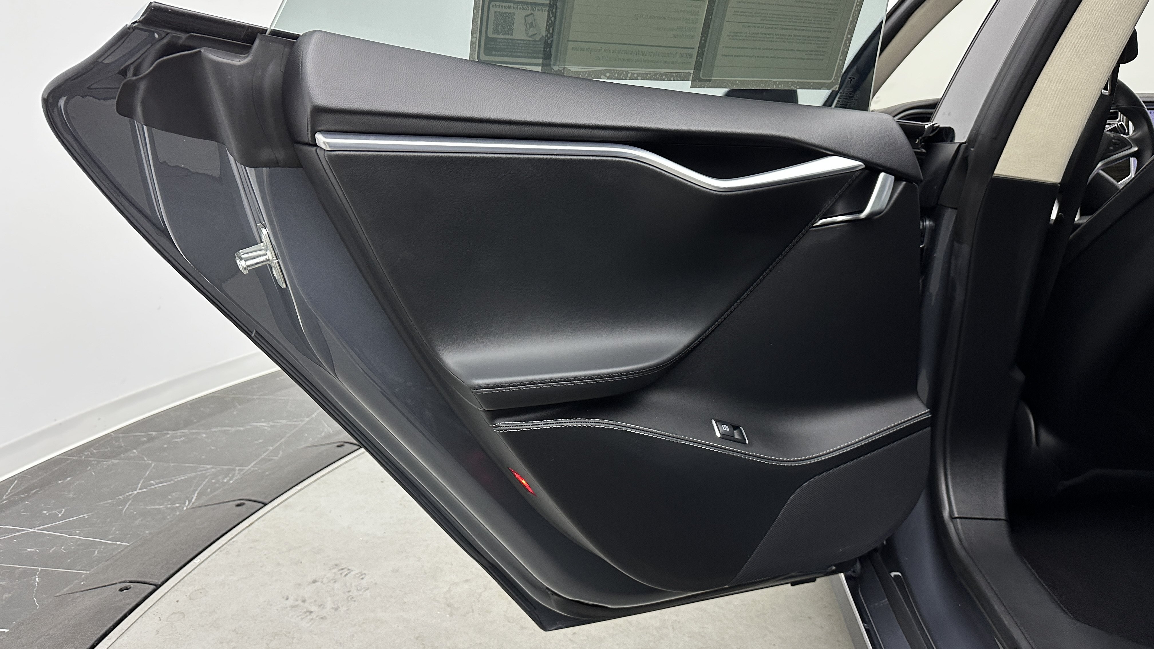 Used 2014 Tesla Model S 60 RWD image 27