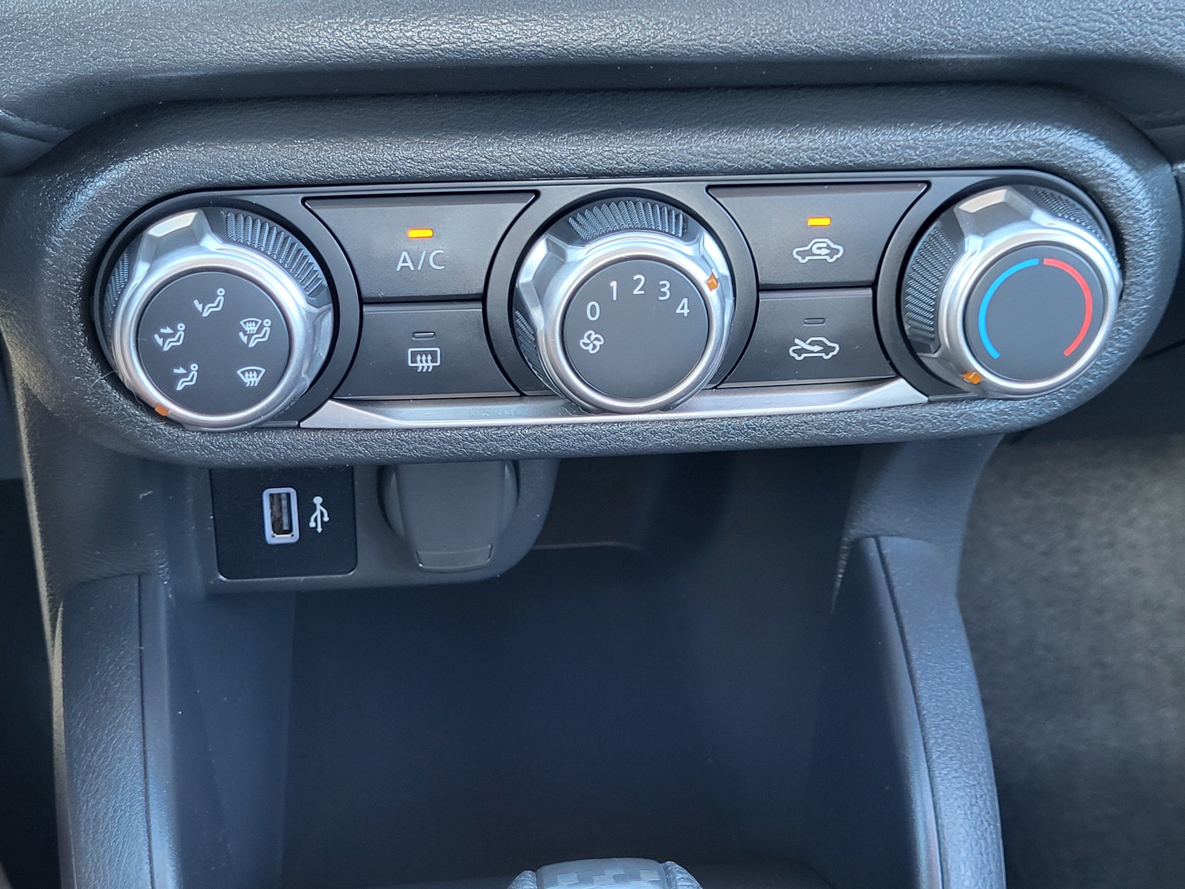 Used 2024 Nissan Versa S w/ Trunk Package FWD image 27