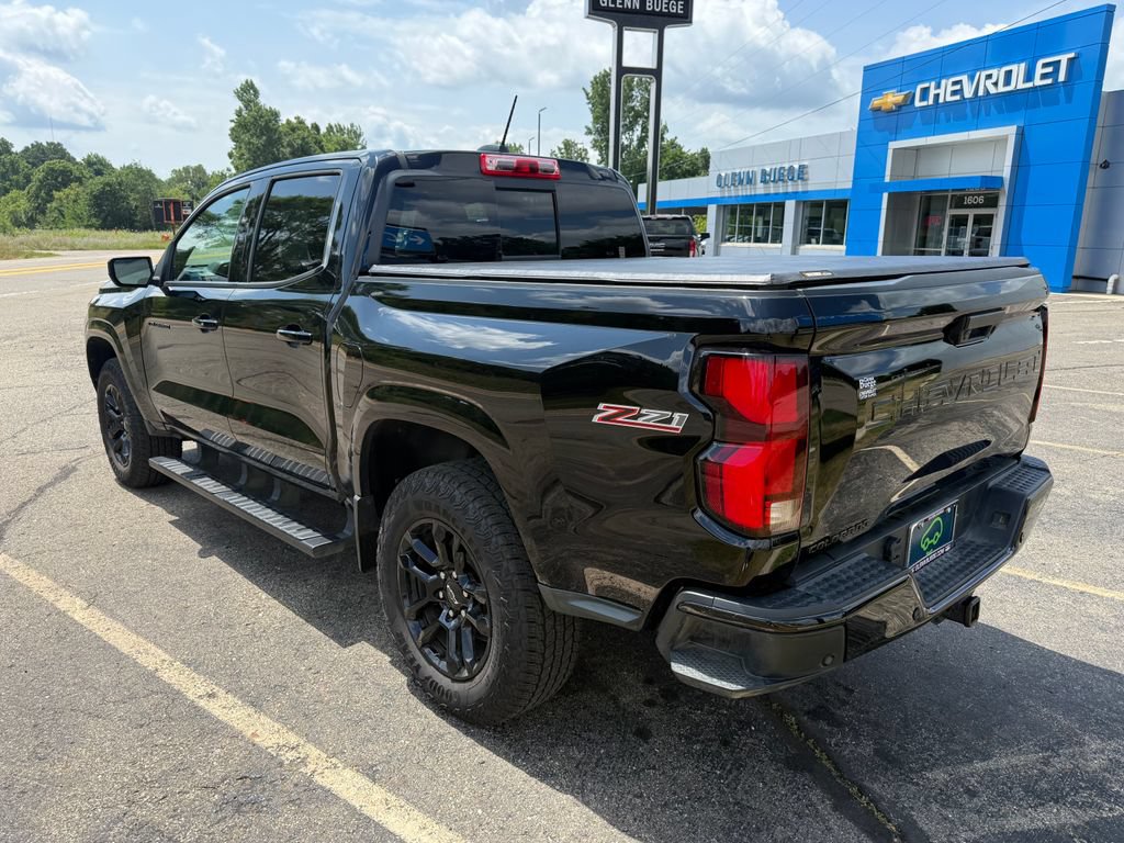 Certified 2025 Chevrolet Colorado Z71 w/ Midnight Edition AWD/4WD image 3
