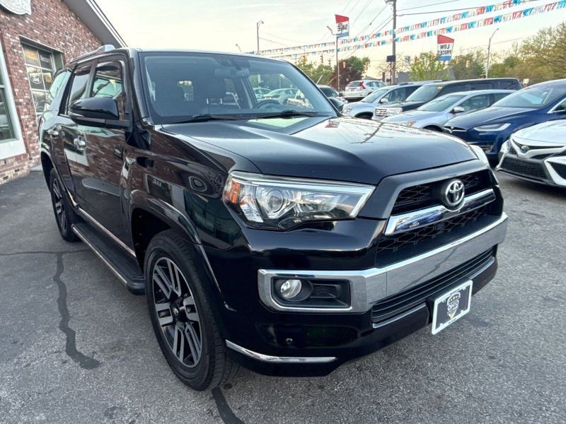 Used 2017 Toyota 4Runner Limited AWD/4WD image 3