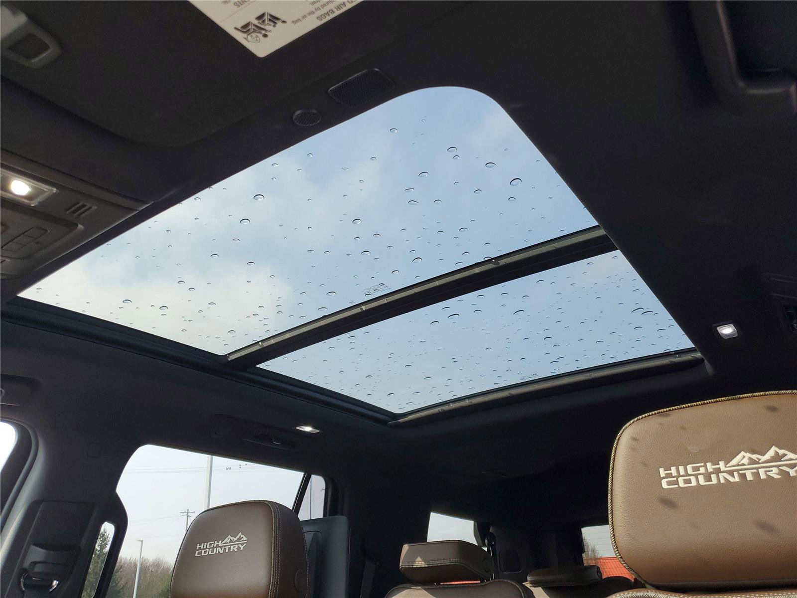 Used 2021 Chevrolet Tahoe High Country w/ Premium Package image 34