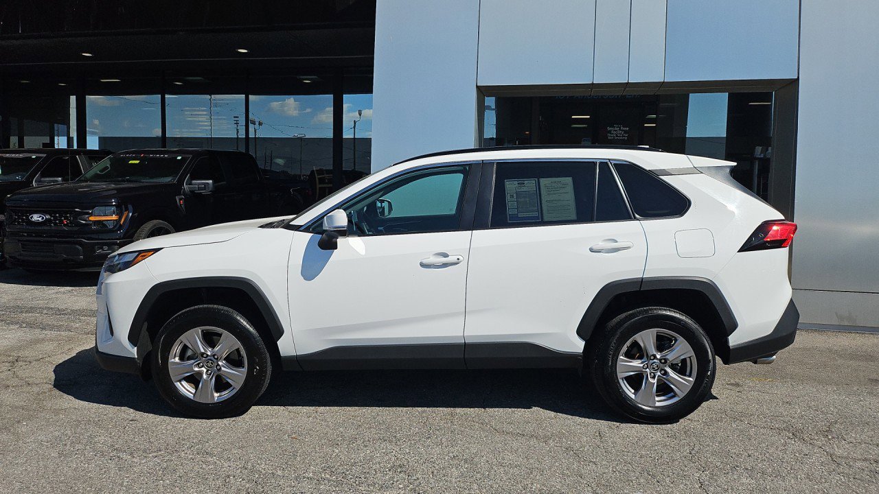 Used 2023 Toyota RAV4 XLE image 3