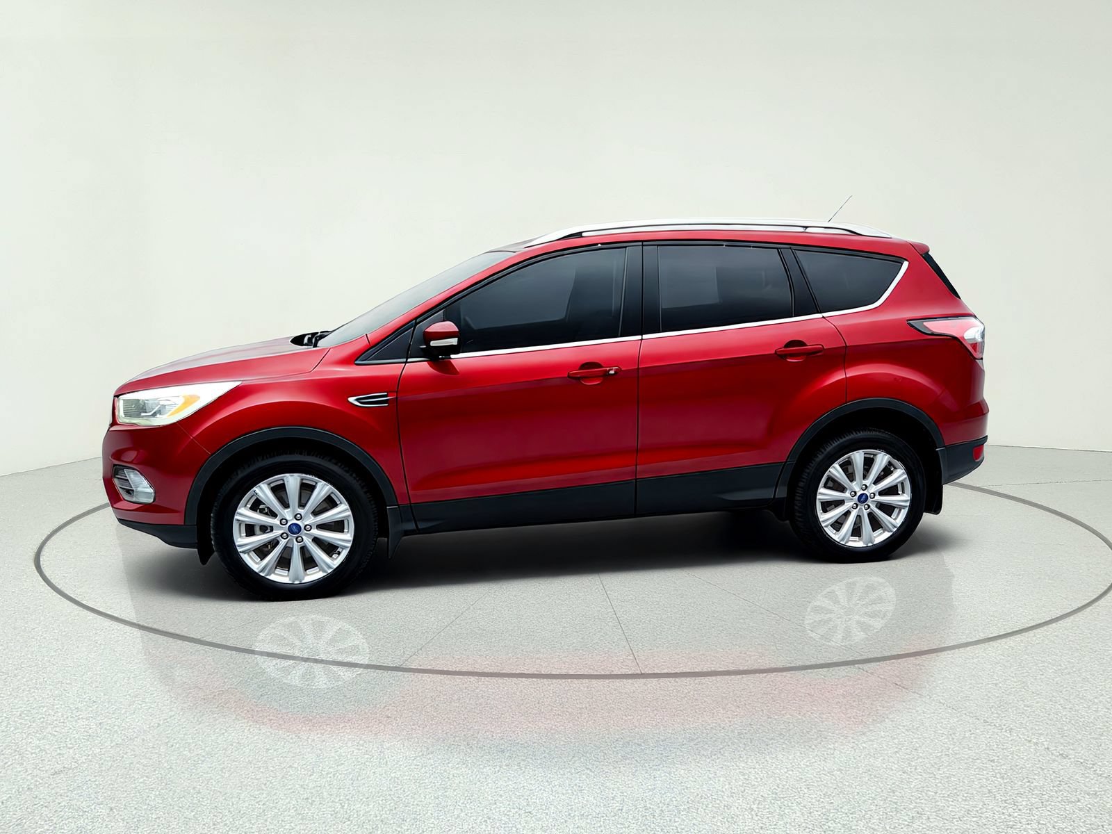 Used 2017 Ford Escape Titanium w/ Equipment Group 301A AWD/4WD image 3