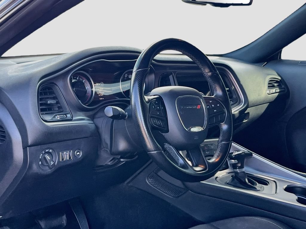 Used 2022 Dodge Challenger GT RWD image 9