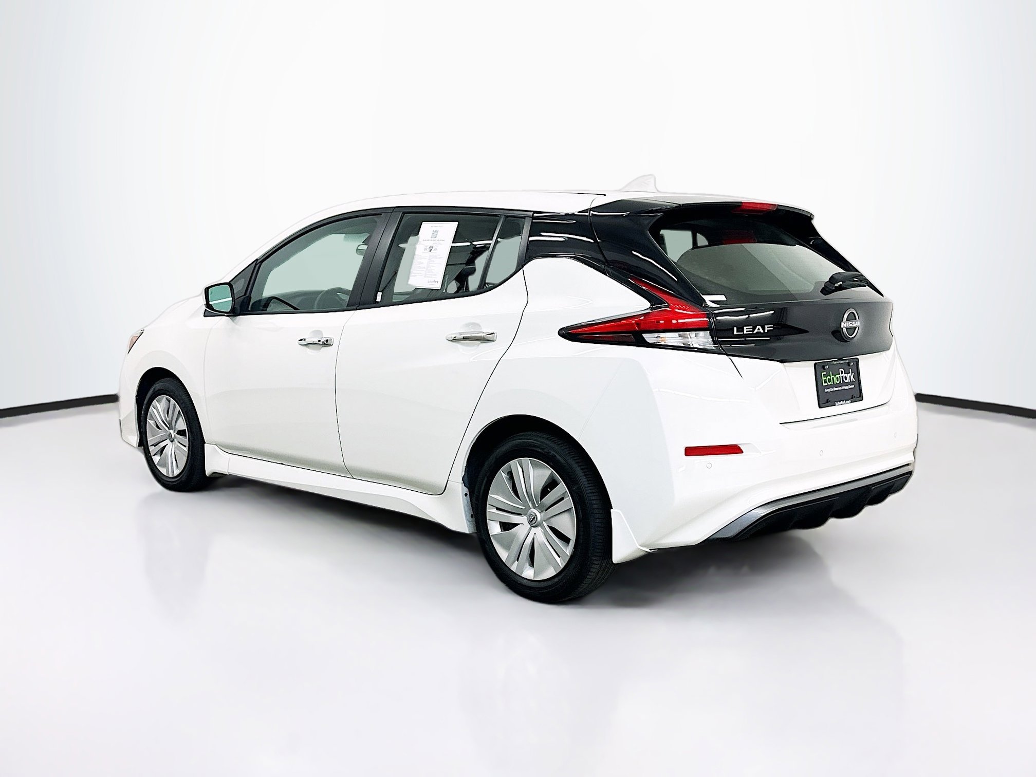 Used 2025 Nissan Leaf S image 5