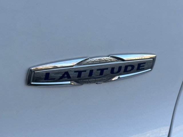 Used 2020 Jeep Cherokee Latitude w/ Cold Weather Group image 16