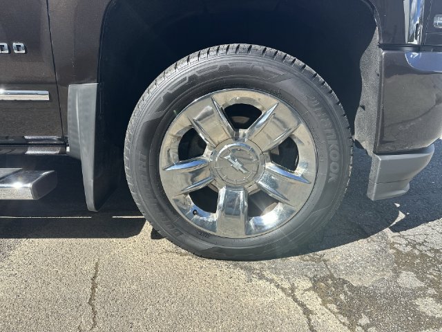 Used 2018 Chevrolet Silverado 1500 LTZ Z71 w/ LTZ Plus Package AWD/4WD image 27