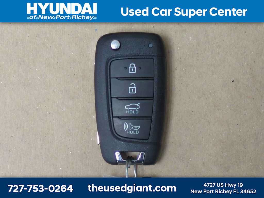 Used 2025 Hyundai Elantra SE FWD image 28