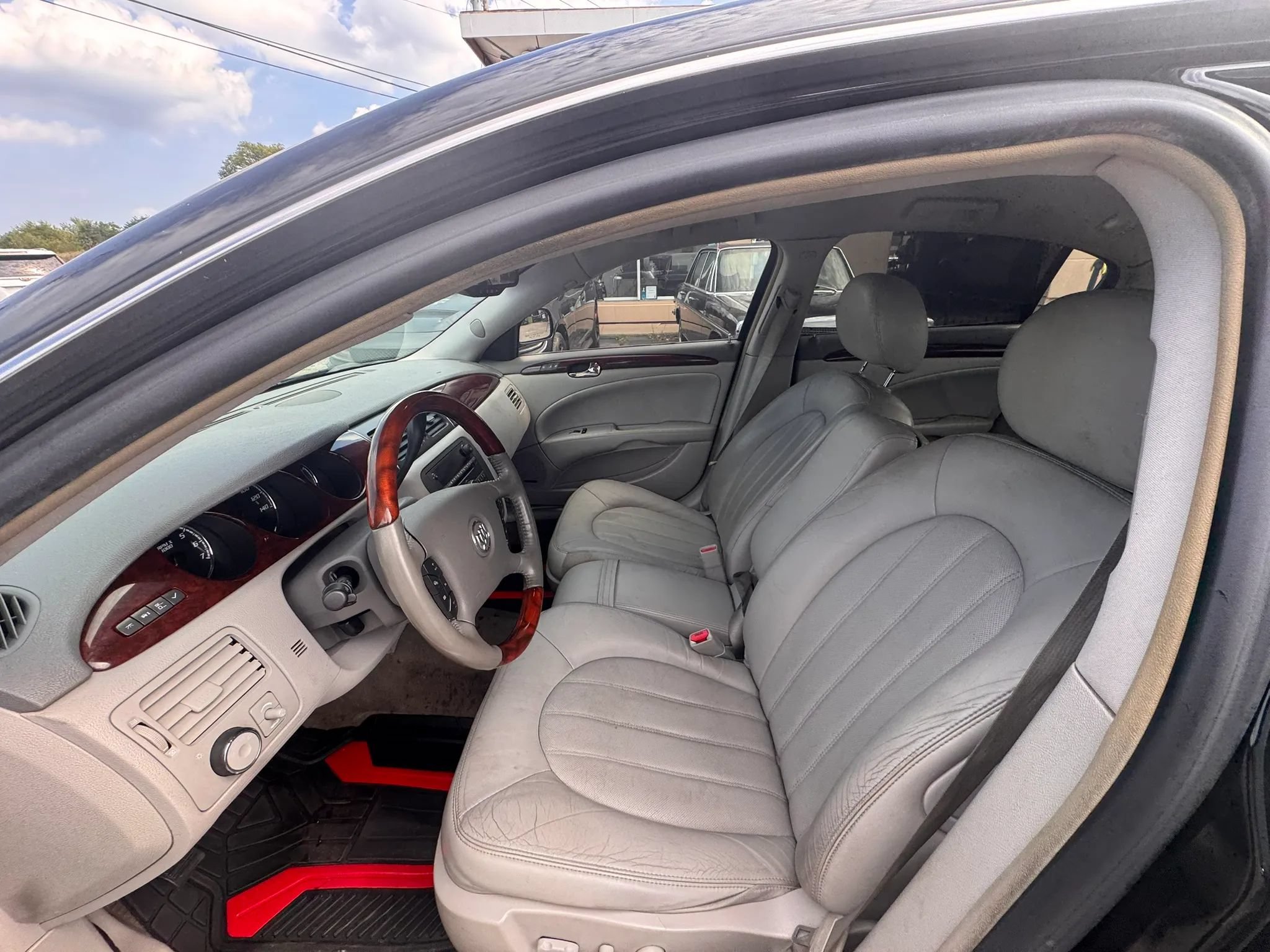 Used 2009 Buick Lucerne CXL FWD image 11