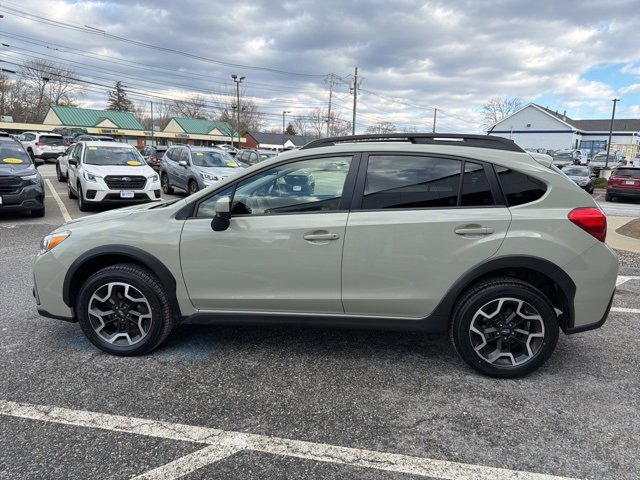 Used 2017 Subaru Crosstrek 2.0i Premium image 3