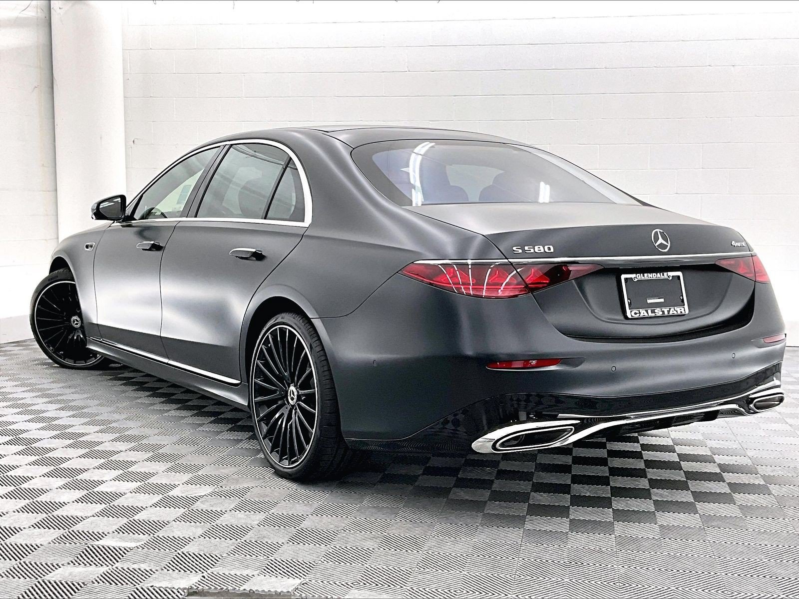 New 2027 Mercedes-Benz S 580 4MATIC Sedan image 2