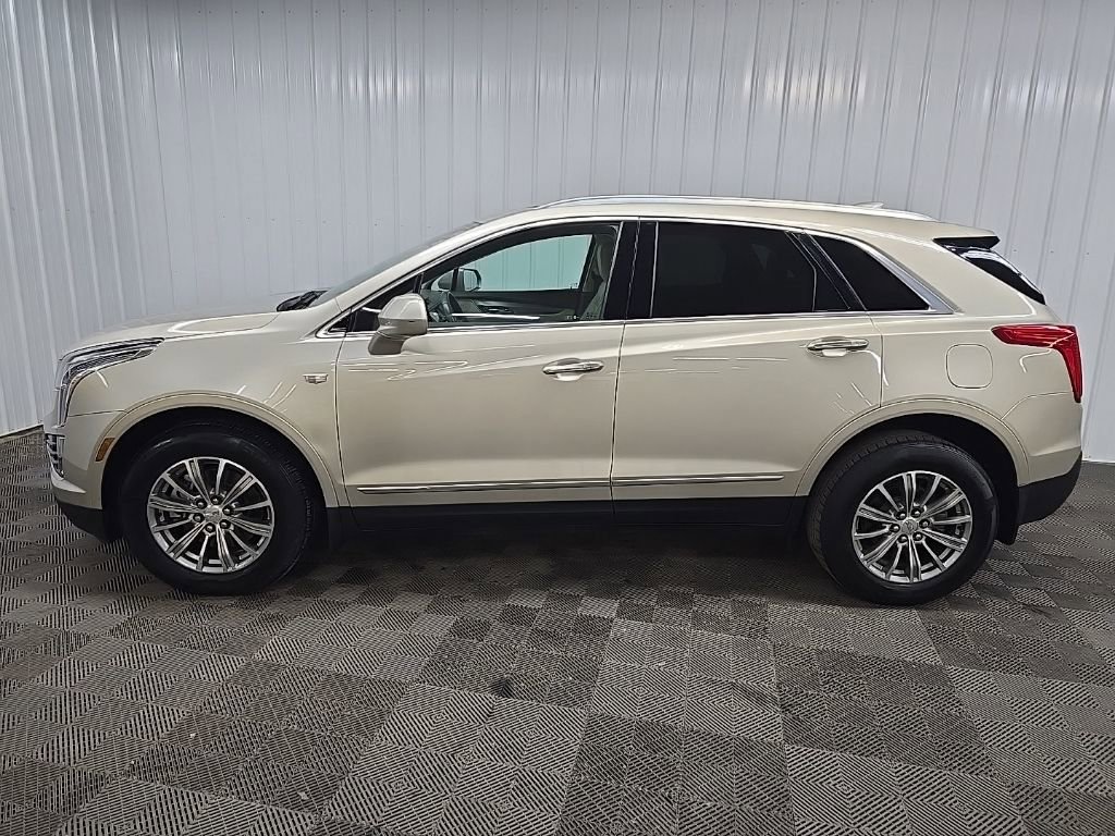 Used 2017 Cadillac XT5 Luxury w/ Driver Awareness Package image 5