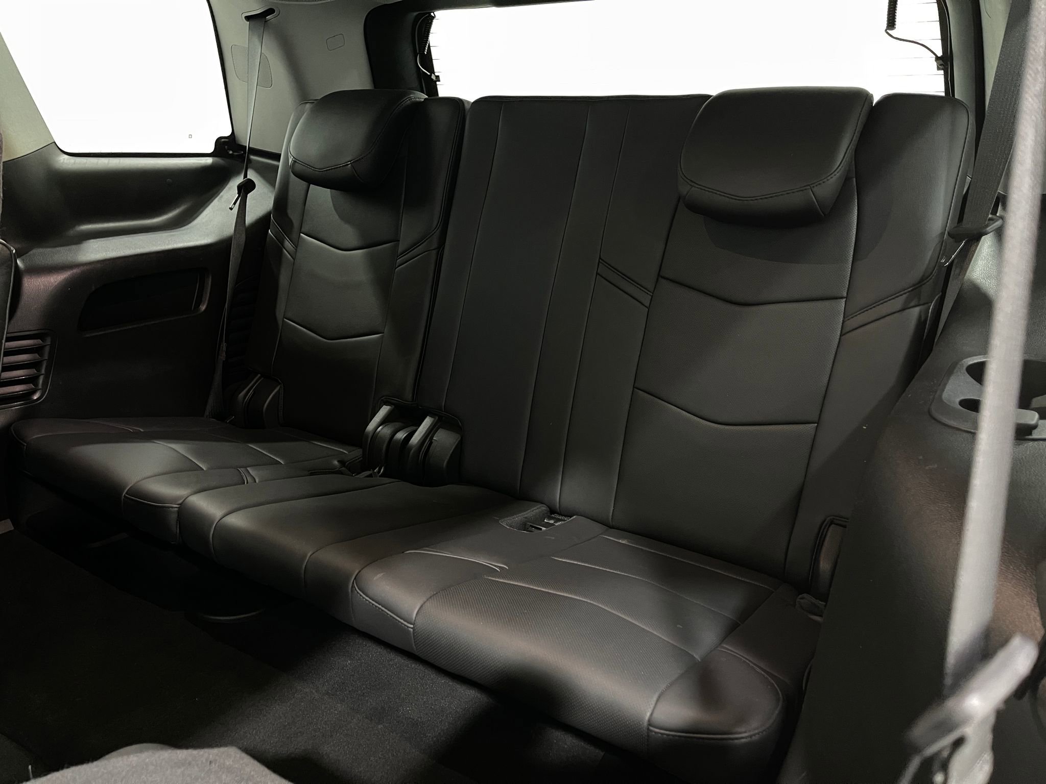 Used 2018 Cadillac Escalade Luxury w/ LPO, Radiant Package image 33