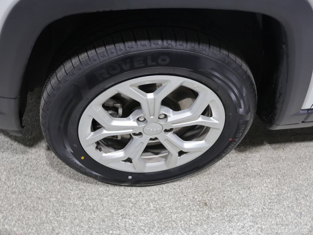 Used 2024 Jeep Compass Latitude AWD/4WD image 8